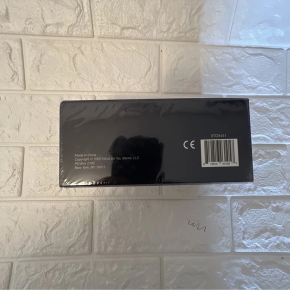 Nine-To-Five - The Business Buzzword Card Game - SEALED - Picture 4 of 4